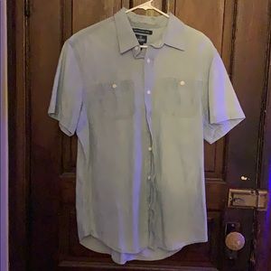 Old navy men’s L slim fit/denim button up